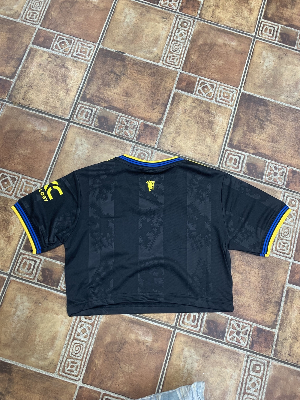adidas Originals Manchester United 2025/26 Women's Third Cropped Jersey Size M - Picture 4 of 6